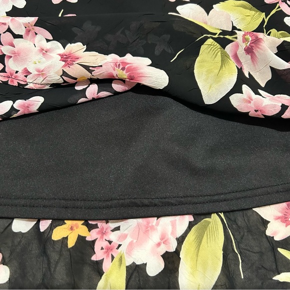 $5🔥 Beechers Brook black floral sleeveless dress. - Picture 7 of 8